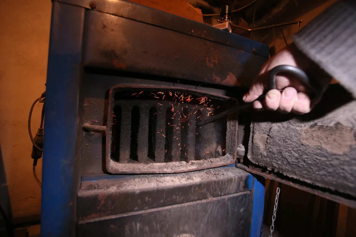 ​Czy możliwe jest wprowadzanie zakazu palenia węglem w Katowicach? Taki zapis znalazł się w projekcie zagospodarowania przestrzennego południowej części miasta. I choć zakaz ma dotyczyć głownie nowych lokali usługowych, budzi ogromne emocje. 