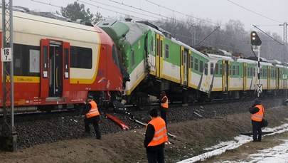 Trwa usuwanie zniszczonych pociągów