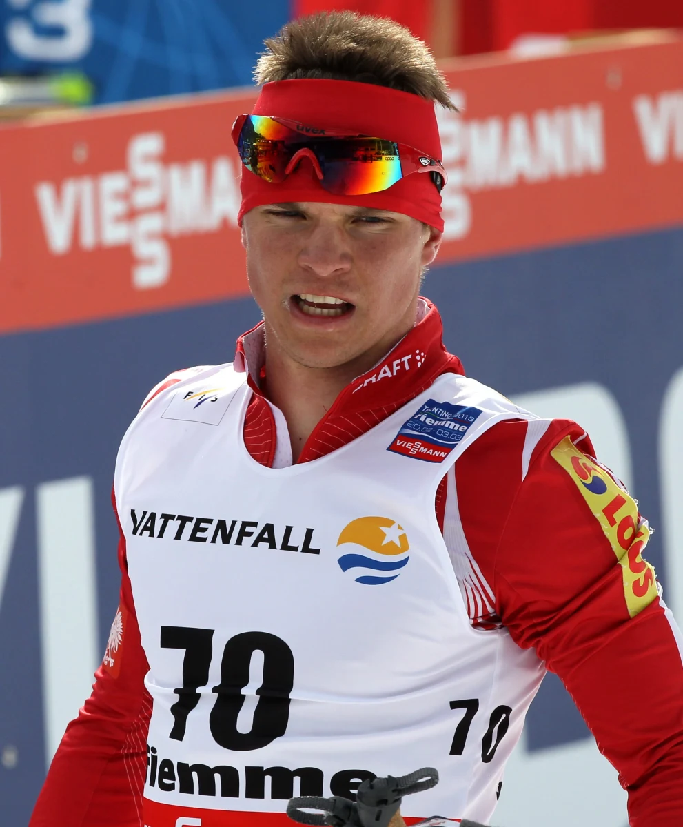 "Spokojnie przejść przez kwalifikacje, a następnie mierzyć wysoko" - to plan Macieja Staręgi na olimpijski sprint techniką dowolną w Soczi. 24-latek z Siedlec ma za sobą najlepszy sezon w karierze - sześć razy był w czołowej trzydziestce sprintu w Pucharze Świata. W rozmowie z Kacprem Merkiem zdradza tajniki tej najtrudniejszej z narciarskich konkurencji. Kwalifikacje do niej ruszają dziś o 11, ćwierćfinały startują dwie godziny później.