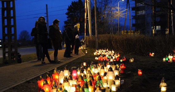 Gmina przekaże pieniądze na specjalistyczne leczenie, rehabilitację i naukę dwójki dzieci poszkodowanych w wypadku w Kamieniu Pomorskim (Zachodniopomorskie). Dziś podpisano aneks do umowy, która ma zagwarantować dzieciom pomoc finansową gminy.