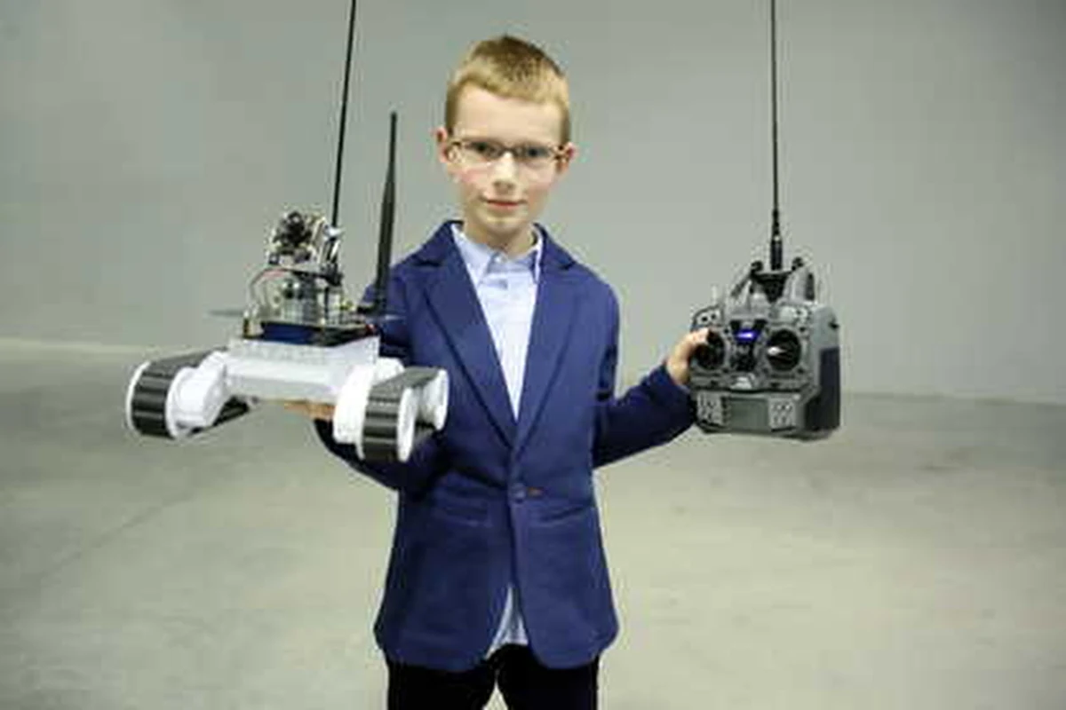 Przenośne laboratorium daktyloskopijne, latarka dla niewidomych czy sterowane ręcznie ramię robota - to tylko część z polskich wynalazków docenionych za granicą w 2013 roku, jakie można zobaczyć w warszawskim Centrum Nauki Kopernik.