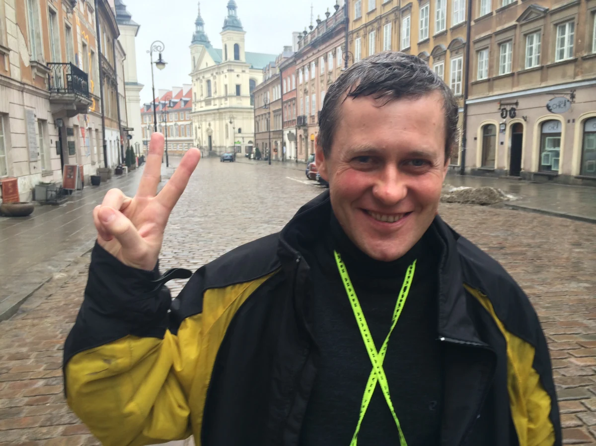 "W Polsce wszyscy bardzo dobrze nastawieni są do Ukraińców, pomagają. Wsparcie jest po prostu fenomenalne" - mówi w rozmowie z RMF FM Jan Falkiewicz, który leczył się w Polsce po zamieszkach na kijowskim Majdanie. "Mamy Wielkiego Brata, który robi straszne rzeczy. To jest jak żart: kochający Wielki Brat daje granaty, żeby nas zabijać, a niekochający brat polski leczy" - dodaje. 