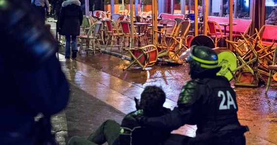 Kilkanaście osób zostało rannych w ulicznych starciach z policją w imigranckim getcie pod Paryżem. Do zamieszek doszło w czasie kręcenia teledysku do piosenki grupy miejscowych raperów.