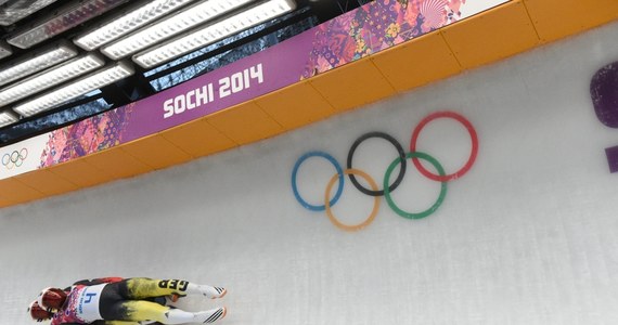 Niemcy Tobias Wendl i Tobias Arlt zdobyli w Soczi złote medale igrzysk olimpijskich w saneczkarskich dwójkach. Polacy Patryk Poręba i Karol Mikrut (AZS AWF Katowice) zajęli 15. miejsce w stawce dziewiętnastu startujących par.