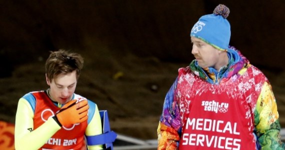 "Trochę się poobijałem. Nic poważnego mi się nie stało" - powiedział Kamil Stoch po wypadku na normalnej skoczni w Soczi. Polak upadł przy lądowaniu podczas drugiej sesji treningowej na dużej skoczni. Dłuższą chwilę nie podnosił się z zeskoku. 