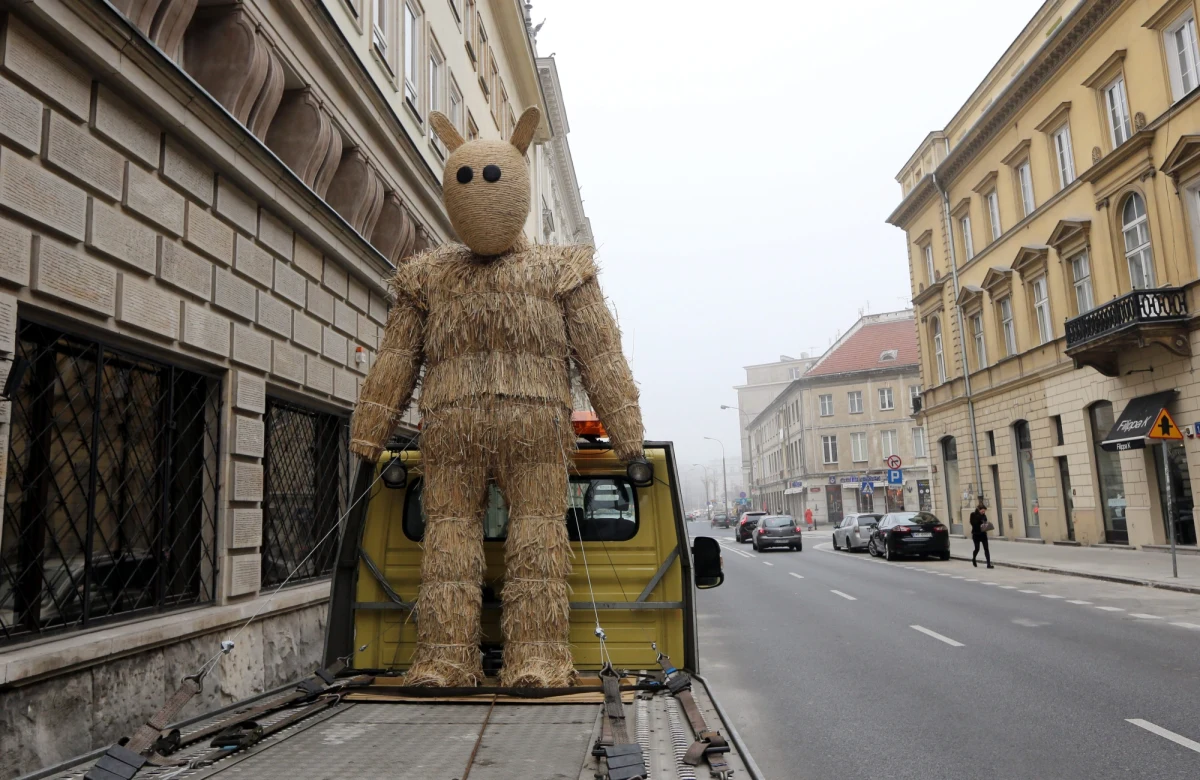 Na Pradze-Południe nie będzie Ronda prezesa Ochódzkiego. Stołecznym radnym nie przypadła do gustu postać prezesa klubu sportowego Tęcza z komedii "Miś" odtwarzana przez Stanisława Tyma. Odrzucili projekt uchwały w tej sprawie. 