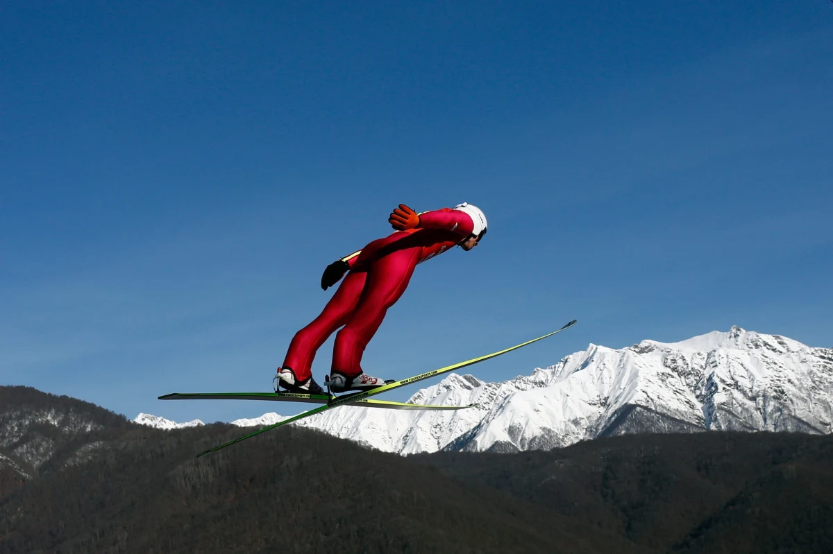 Kamil Stoch, Jan Ziobro, Maciej Kot i Piotr Żyła wystąpią w piątkowych kwalifikacjach do sobotniego konkursu olimpijskiego na dużej skoczni - taką decyzję podjął po treningach trener Łukasz Kruczek. W porównaniu z zawodami na normalnym obiekcie, które wygrał Stoch, w kadrze zaszła jedna zmiana. Żyła zastąpił Dawida Kubackiego.