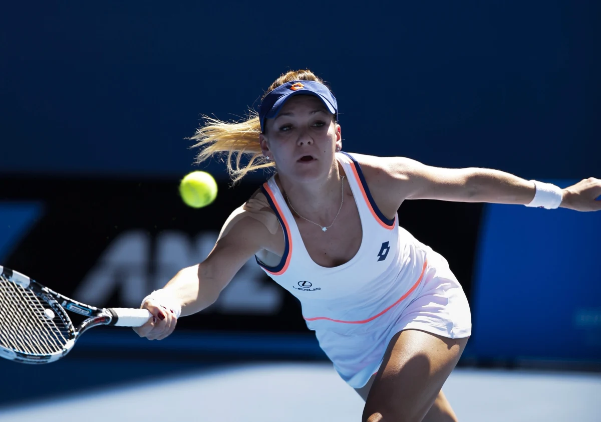 Agnieszka Radwańska pokonała  Belgijkę Yanine Wickmayer 6:2, 6:1 na twardych kortach w Dausze. Tym samym zapewniła sobie awans do półfinału rozgrywanego tam turnieju WTA Tour (pula nagród 2,44  mln dol.).
