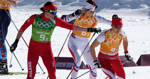 Sensacyjnie zakończyły się w Soczi zmagania biegaczek narciarskich w sztafecie 4x5 km! Medalu nie zdołały wywalczyć typowane do złota Norweżki. Zajęły dopiero piąte miejsce. Ze złotego krążka cieszą się tymczasem Szwedki, srebro przypadło Finkom, a brąz wywalczyły Niemki. Dobry występ zapisały na swoim koncie polskie biegaczki, które zajęły siódme miejsce.