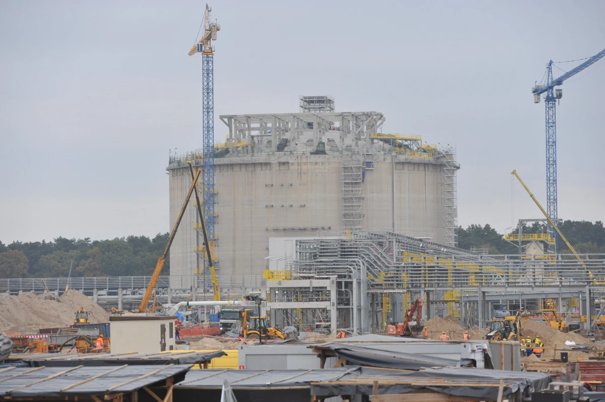 Do końca marca strona polska, czyli PGNiG musi wskazać Katarowi miejsce dostaw gazu, tymczasem terminal w Świnoujściu nie jest gotowy - informuje "Puls Biznesu". 