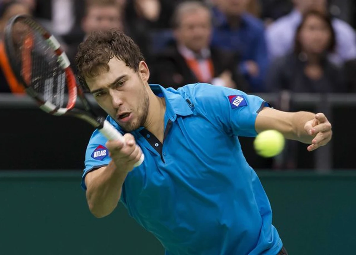 Jerzy Janowicz zajmuje 19. miejsce w najnowszym notowaniu rankingu ATP Tour. W porównaniu z poprzednim tenisista z Łodzi poprawił się o jedną lokatę. Liderem pozostał Hiszpan Rafael Nadal, który wyprzedza Serba Novaka Djokovica i Szwajcara Stanislasa Wawrinkę.