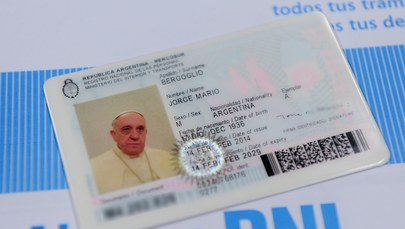 ​Papież poprosił o nowy... paszport i dowód osobisty