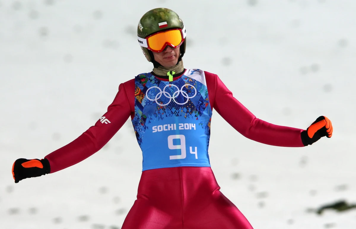 Kamil Stoch, Jan Ziobro, Maciej Kot i Piotr Żyła bez medalu w konkursie drużynowym na dużej skoczni w Soczi. Zajęliśmy czwarte miejsce. Wygrali Niemcy, drugie miejsce zajęli Austriacy a trzecia lokata przypadła Japończykom. Do brązowego medalu zabrakło nam 13,1 pkt, czyli ok 8 metrów! "Czwarte miejsce nie jest fajne, ale nie było katastrofy" - powiedział Stoch. 