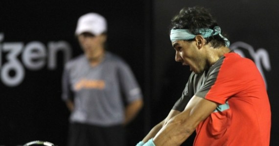 Wracający po przerwie spowodowanej kontuzją pleców Hiszpan Rafael Nadal awansował do drugiej rundy turnieju ATP w Rio de Janeiro. Lider światowego rankingu tenisistów pokonał swojego rodaka Daniela Gimeno-Travera 6:3, 7:5.