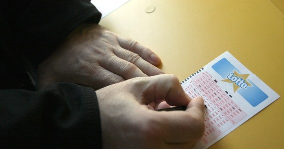 W niewielkich Szczerbicach w województwie śląskim zagrał w Lotto szczęśliwiec, który trafił "szóstkę" w najwyższej tegorocznej kumulacji. Trafi do niego aż 24 510 722 złotych.