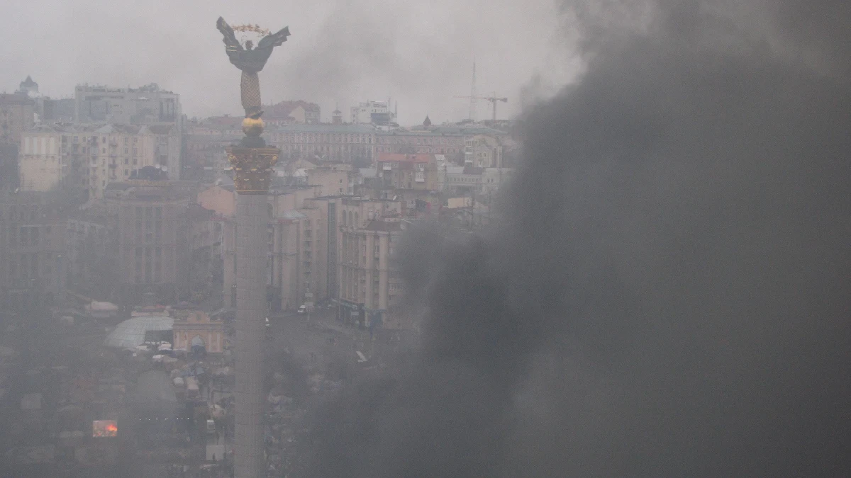 W nocy nie było oczekiwanego szturmu sił bezpieczeństwa na Majdan Niepodległości w Kijowie. Wieczorem władze i opozycja zawarły rozejm. Według najnowszych informacji opozycji, bilans ofiar trwających od wtorku starć wzrósł do 28 osób. 
