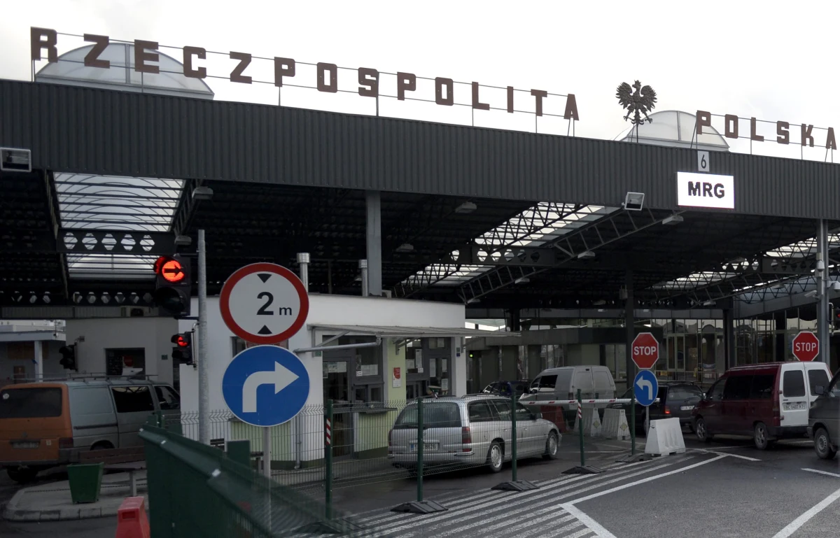 Blokujący po stronie ukraińskiej drogę dojazdową do przejścia granicznego Medyka-Szeginie przenieśli blokadę w głąb Ukrainy i nie ma już problemów z przekraczaniem granicy. Nadal utrzymują się blokady dróg do przejść Korczowa-Krakowiec i Krościenko-Smolnica.