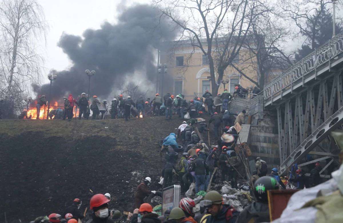 Wicepremier Rosji Dmitrij Rogozin odłożył zaplanowaną na dziś wizytę w Kijowie ze względu na sytuację na Ukrainie - podała agencja Interfax. Rogozin dodał, że zostało to uzgodnione z władzami ukraińskimi.