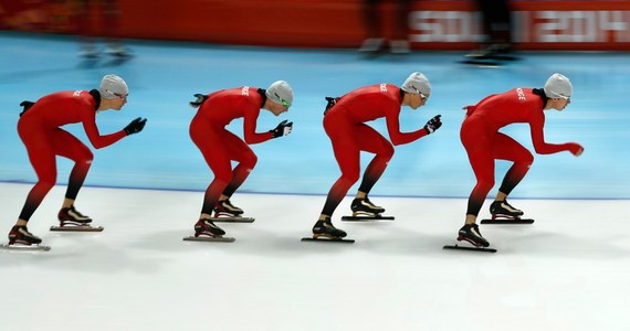 W wyścigach ćwierćfinałowych zawodów panczenistów w Soczi polskie drużyny - zarówno kobiet, jak i mężczyzn - rywalizować będą z łyżwiarzami z Norwegii. Taki jest wynik losowania.