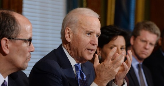 Wiceprezydent USA Joe Biden rozmawiał wczoraj telefonicznie z prezydentem Ukrainy Wiktorem Janukowyczem. Wezwał go do natychmiastowego wycofania wszystkich sił rządowych z ulic Kijowa. Zapewnił, że USA są gotowe do nałożenia dalszych sankcji. 