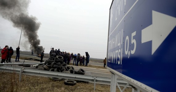 Wszystkie drogi prowadzące do polsko-ukraińskich przejść granicznych na Podkarpaciu są przejezdne. Blokujący dojazd do granicy w Krościenku-Smolnicy od strony ukraińskiej usunęli już ostatnią blokadę.