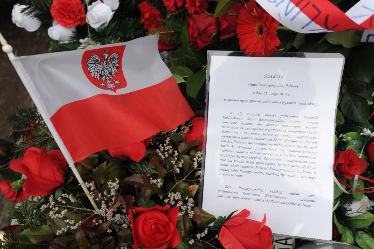 Po burzliwej dyskusji Sejm przyjął uchwałę upamiętniającą płk. Ryszarda Kuklińskiego. Posłowie po raz kolejny podzielili się w ocenie jego czynów.