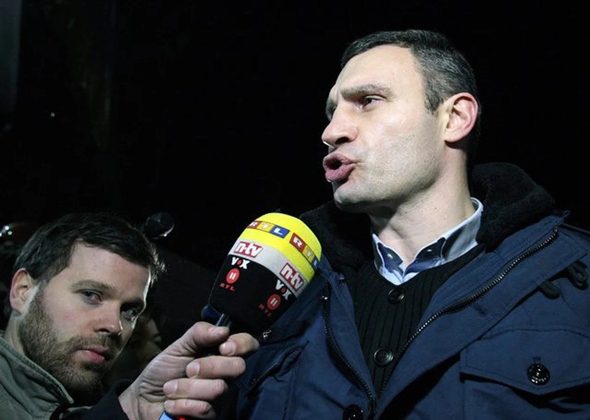 Ukraińska opozycja będzie chciała w sobotę uzyskać poparcie w parlamencie dla uchwały wzywającej prezydenta Wiktora Janukowycza do ustąpienia - poinformowała Reutera Oksana Zinowjewa, rzecznika Witalija Kliczki, szefa opozycyjnej partii UDAR.