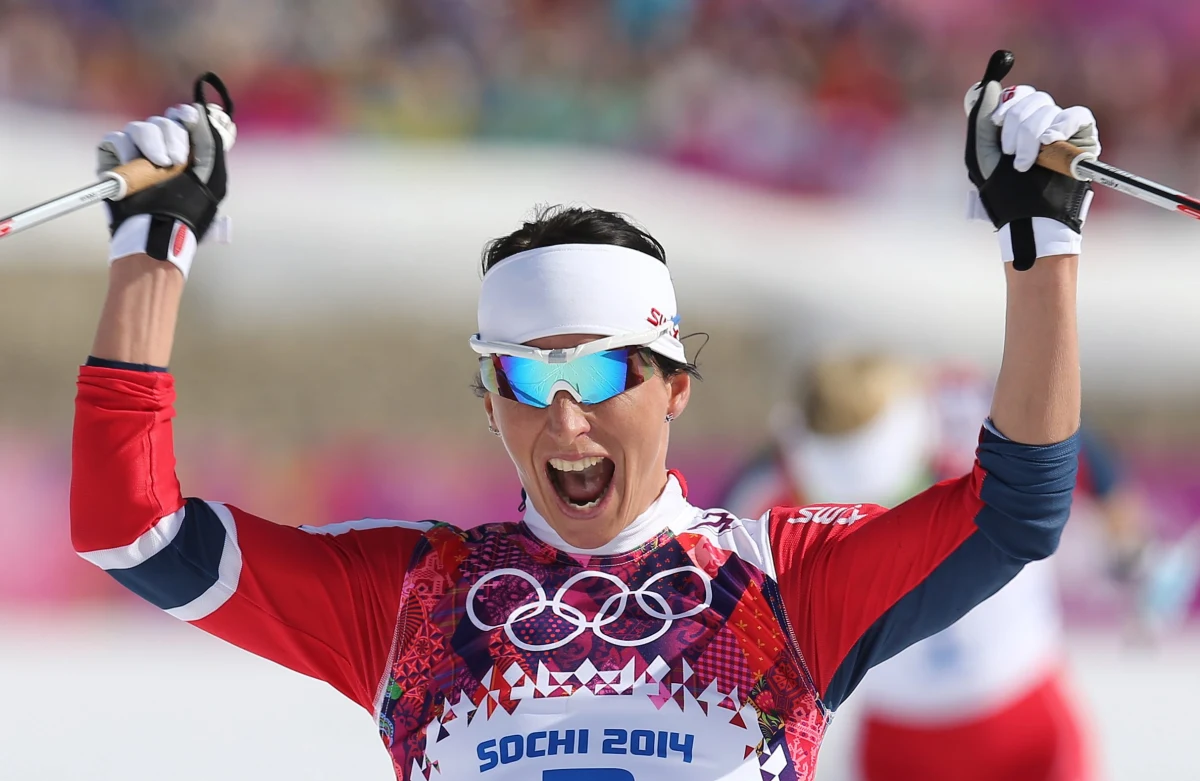 Justyna Kowalczyk zeszła z trasy olimpijskiego biegu w Soczi na 30 km. Wycofała się na 13 kilometrze. Dziennikarzom powiedziała przed chwilą, że tuż po starcie uderzyła się w nogę. Oto relacja RMF 24 na żywo!