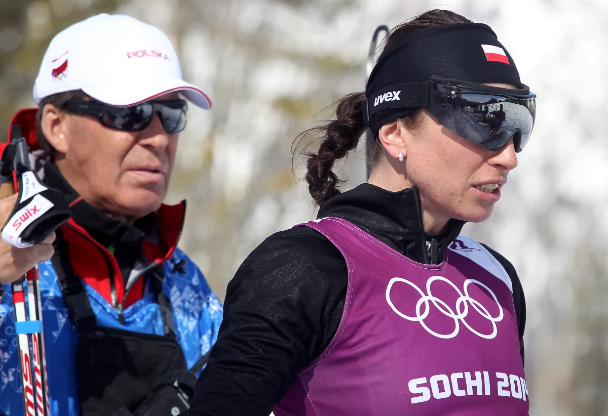 Z powodu kontuzji stopy Justyna Kowalczyk wycofała się na trasie olimpijskiego biegu na 30 km techniką dowolną w Soczi. Polka nie chciała zadeklarować, co dalej z jej karierą. Zapewniła jednak, że na emeryturę nie wybiera się trener Aleksander Wierietielny. 