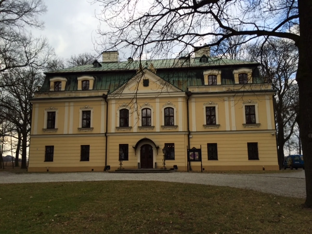 ​Poza zabytkową kopalnią srebra i Sztolnią Czarnego Pstrąga jest jeszcze wiele miejsc, które warto w Tarnowskich Górach odwiedzić. Pałac w Rybnej, który tętni życiem kulturalnym, Zamek w Starych Tarnowicach, rezerwat leśny Segiet, Park Repecki i kamieniołom zwany również Wielkim Kanionem Tarnogórskim. Dziś Fakty z Twojego Miasta z Tarnowskich Gór!