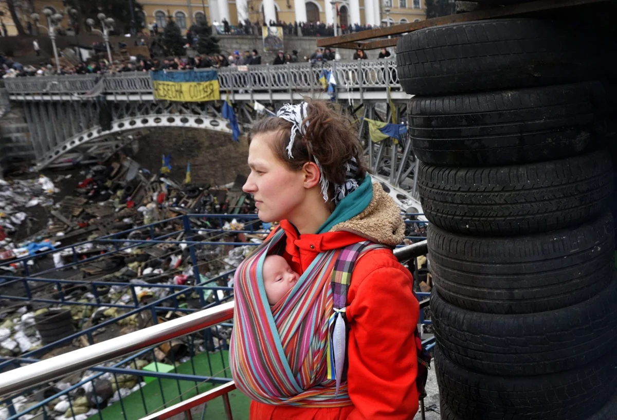 Ukraina została doprowadzona do bankructwa, skarb państwa jest pusty - oświadczył szef frakcji parlamentarnej partii Batkiwszczyna, Arsenij Jaceniuk. P.o. ministra finansów Jurij Kołobow do Ukraińców, żeby zachowali spokój.