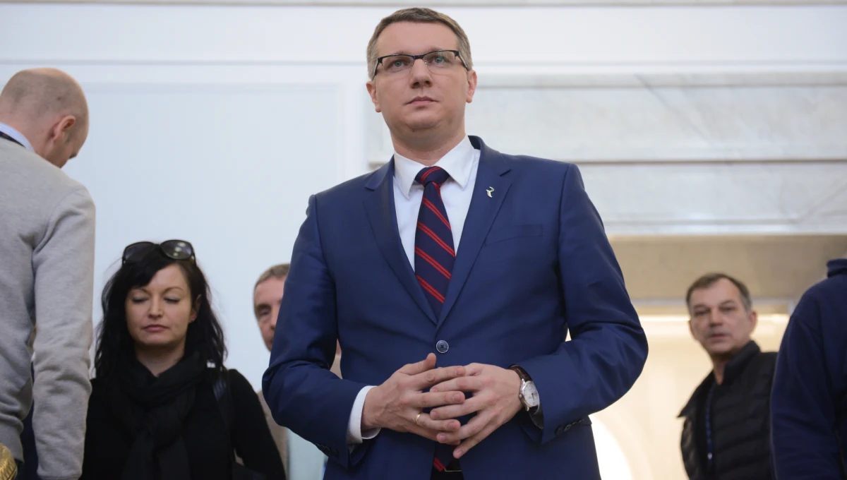 Jeszcze dziś na biurko prokuratora generalnego Andrzeja Seremeta powinien trafić wniosek stołecznej prokuratury o uchylenie immunitetu posłowi Przemysławowi Wiplerowi. Seremet podkreśla, że chce osobiście zapoznać się z dokumentami. 