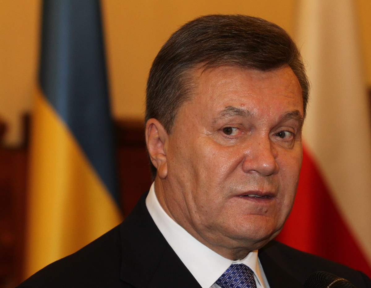 Odsunięty od władzy prezydent Wiktor Janukowycz wciąż znajduje się na Ukrainie - twierdzi szef Służby Bezpieczeństwa tego kraju (SBU) Wałentyn Naływajczenko. O tym, że Janukowycz jest na Ukrainie, poinformowała także jego doradczyni Hanna Herman.