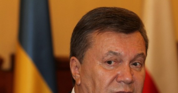 Odsunięty od władzy prezydent Wiktor Janukowycz wciąż znajduje się na Ukrainie - twierdzi szef Służby Bezpieczeństwa tego kraju (SBU) Wałentyn Naływajczenko. O tym, że Janukowycz jest na Ukrainie, poinformowała także jego doradczyni Hanna Herman.