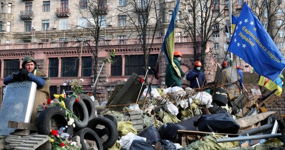 "Trudno powiedzieć, jakie są szanse na powstanie na Ukrainie rządu, który nie będzie skłócony i będzie reformował kraj” – mówi emerytowany profesor historii na Uniwersytecie Harvarda Roman Szporluk. „Mamy zupełnie nową historyczną sytuację i nie wiemy, kim będą ludzie, którzy ostatecznie obejmą władzę. Wiele będzie zależeć od tego, kto wygra wybory prezydenckie i parlamentarne. Ta rewolucja jeszcze się nie skończyła" – podkreśla