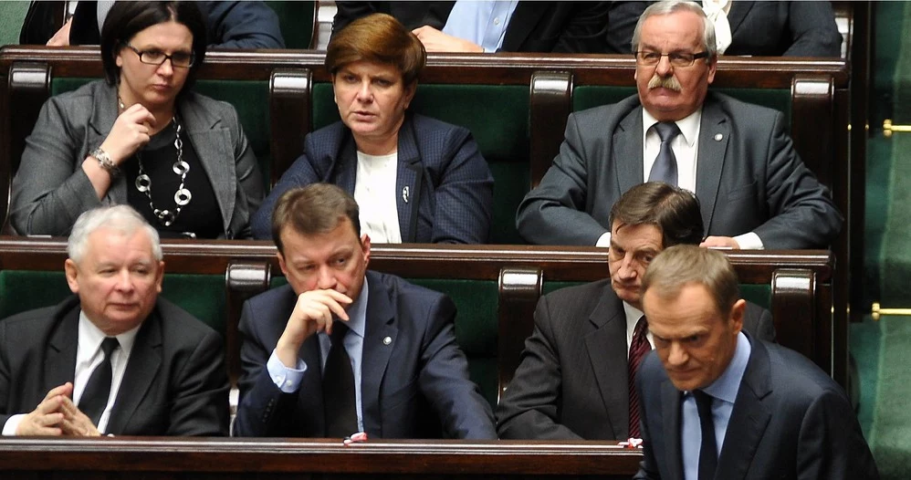 PiS utrzymuje przewagę nad PO