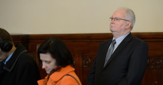 Znany poznański seksuolog Lechosław Gapik został zatrzymany przez policję. Skazany na cztery lata więzienia za molestowanie pacjentek profesor nie stawił się do odsiedzenia wyroku i dlatego do akcji wkroczyła policja.