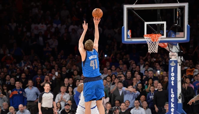 NBA: Nowitzki rzucił zwycięskiego kosza równo z końcową syreną