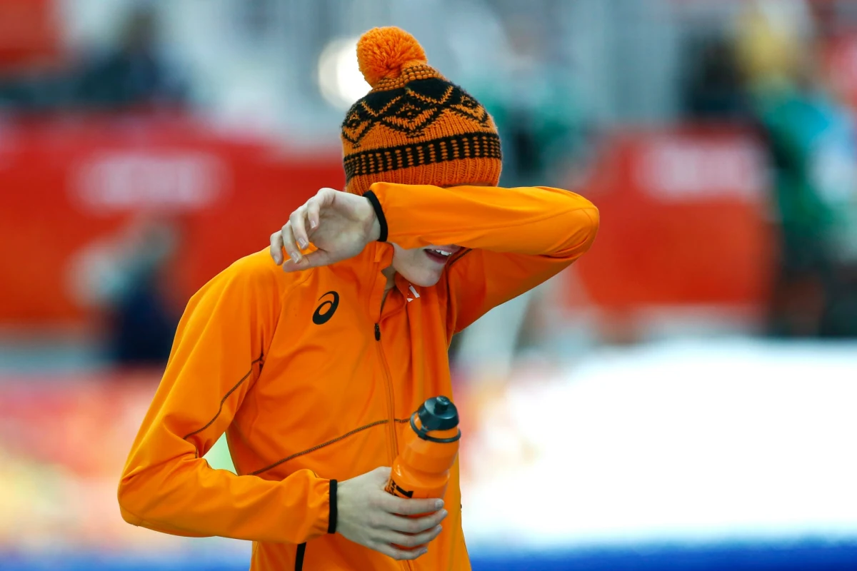 Holenderska panczenistka Jorien Ter Mors, podwójna mistrzyni olimpijska z Soczi, w lecie planuje debiut w zawodach kolarstwa torowego. "Chcę poznać coś nowego, zobaczyć inne twarze, niż dobrze mi znane ze środowiska łyżwiarskiego" - powiedziała holenderskim mediom złota medalistka zakończonych w niedzielę igrzysk w wyścigu drużynowym i na 1500 m.