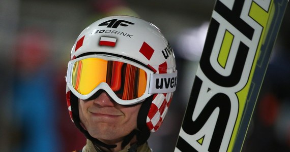 Polscy skoczkowie narciarscy w komplecie awansowali do zawodów Pucharu Świata w szwedzkim Falun. Kwalifikacje wygrał Słoweniec Jernej Damjan. Zwolniony z nich dwukrotny mistrz olimpijski Kamil Stoch oddał najdłuższy skok - 129,5 m.