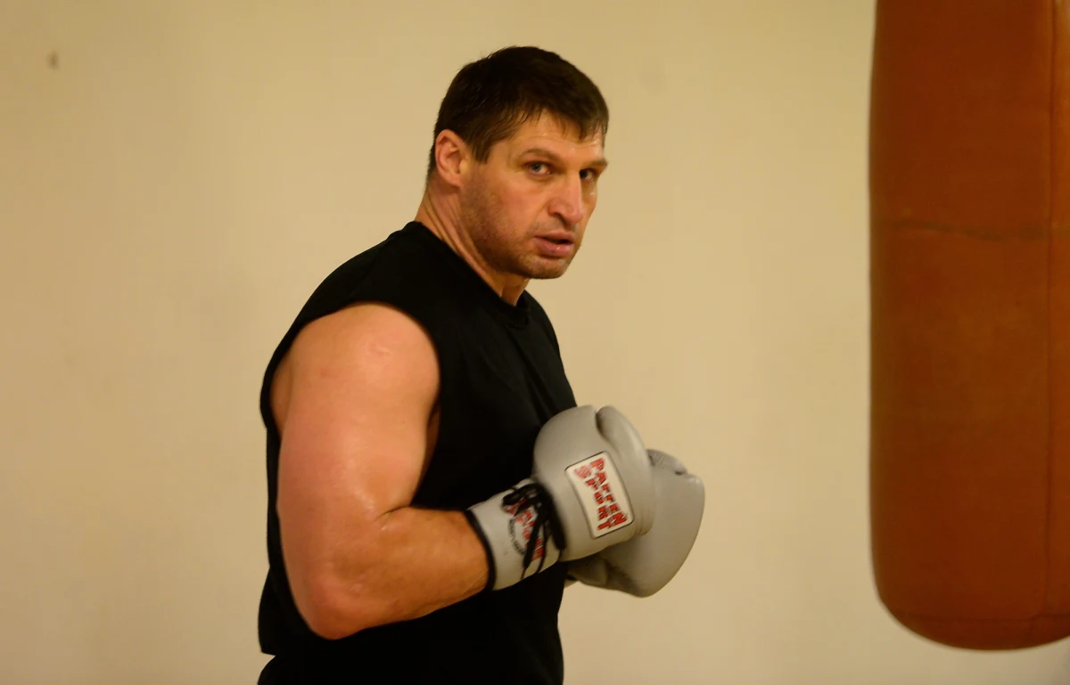 Legenda boksu Andrzej Gołota przyjeżdża do Polski. Według redakcji BoxingNews.pl Polak pojawi się na gali sztuk walki w Częstochowie. Po walce z Przemysławem Saletą, będzie to pierwsza wizyta Gołoty w kraju. 