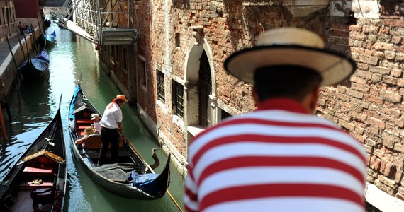 W Wenecji ponad 20 gondolierów poddało się dobrowolnie testom na obecność narkotyków. Wyjaśnili, że chcą w ten sposób oczyścić swój wizerunek, na który cieniem rzucił się śmiertelny wypadek i ujawnione przez media przykłady ich brawury. 