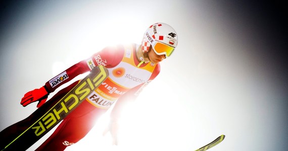 W piątkowym konkursie w skokach narciarskich w Lahti (godz. 17) Kamil Stoch będzie miał okazję wrócić, po dwóch dniach przerwy, na prowadzenie w klasyfikacji generalnej Pucharu Świata. Podwójny mistrz olimpijski z Soczi do Słoweńca Petera Prevca traci 17 pkt. 