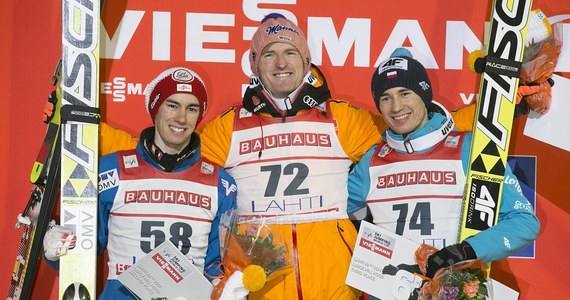 Kamil Stoch zajął trzecie miejsce w konkursie Pucharu Świata w skokach narciarskich w fińskim Lahti. Wygrał Niemiec Severin Freund, drugi był Austriak Stefan Kraft. Dawid Kubacki był 20.