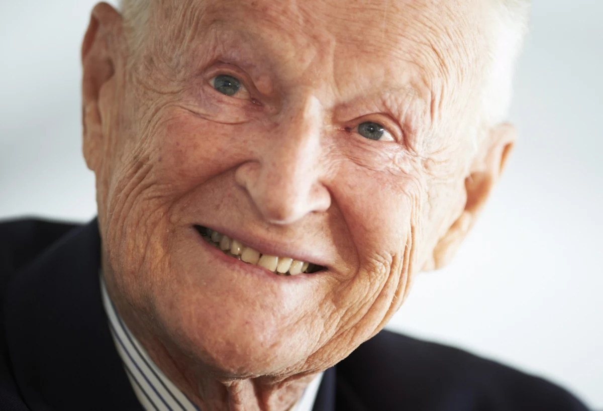 "Scenariusz krymski może być wstępem do tego, co Putin planuje. W pewnych wschodnich regionach Ukrainy, które są zamieszkane przez rosyjskojęzycznych Ukraińców, mogą wybuchnąć sprowokowane przez Moskwę zamieszki. Wtedy wejdą rosyjskie wojska" - ocenia były doradca prezydenta Jimmy'ego Cartera, profesor Zbigniew Brzeziński. Dodaje, że jeśli Zachód nie zagrozi Rosji poważnymi konsekwencjami, to za kilka lat możemy żałować braku działań, tak jak po Monachium w 1938 roku.