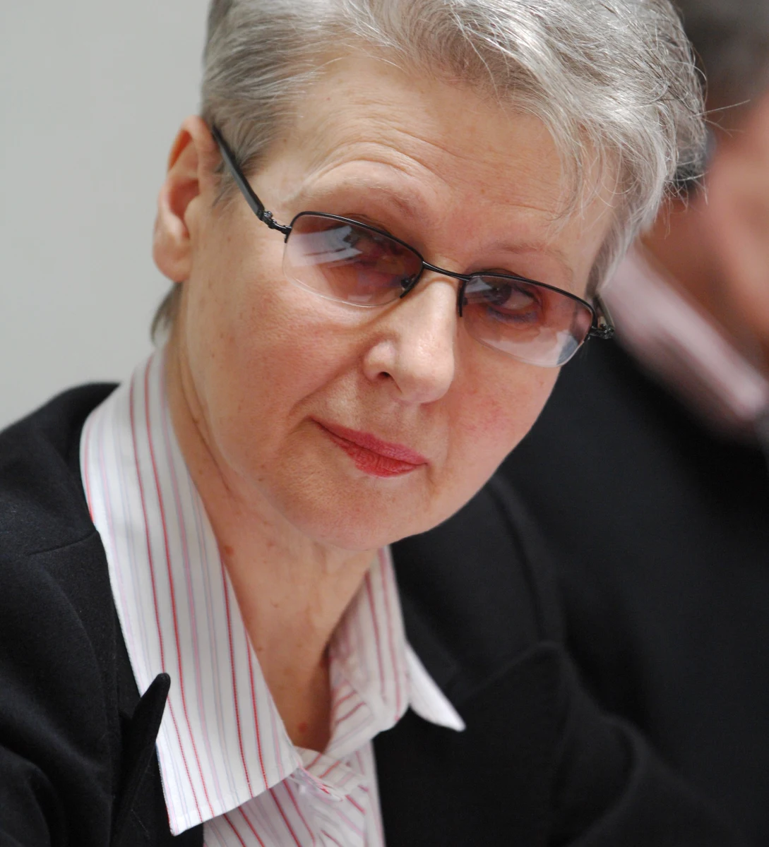 "Mobilizując Rosjan za pomocą kampanii kłamstw, Kreml tak zaognił atmosferę, że już nie można było nie zaatakować Ukrainy" - mówi "Gazecie Wyborczej" Lilia Szewcowa, ekspertka moskiewskiego biura fundacji Carnegie. "Na naszych oczach w ostatnich dniach zaczęło działać żelazne prawo samodzierżawia" - dodaje.