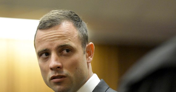 Przed sądem w Pretorii rozpoczął się proces Oscara Pistoriusa. Niepełnosprawny lekkoatleta z RPA jest oskarżony o zabójstwo z premedytacją swojej narzeczonej Reevy Steenkamp. Pistorius nie przyznaje się do winy. "Niewinny, proszę pani" - powiedział Pistorius sędzinie Thokozile Masipie, po potwierdzeniu, że rozumie ciążące na nim zarzuty.