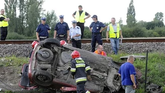 Tragedia podczas nauki jazdy. 18-latka wjechała pod pociąg