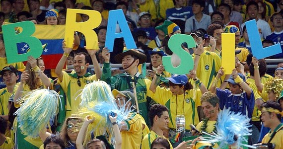 Na 100 dni przed rozpoczęciem piłkarskich mistrzostw świata Brazylia nadal nie ma gotowych wszystkich stadionów. Rozegranie imprezy nie jest zagrożone, ale szef FIFA prosi, żeby modlić się do Boga, by wszystko się udało.