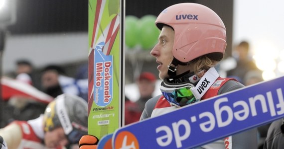Pięciu Polaków występuje w pierwszej serii konkursu Pucharu Świata w skokach narciarskich w fińskim Kuopio. Kwalifikacji, które wygrał Szwajcar Gregor Deschwanden - 123 m, nie przebrnął tylko Jan Ziobro - 106,5 m. 